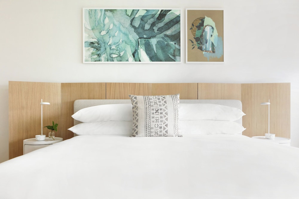 Kimpton Shorebreak Fort Lauderdale Beach Resort by IHG — Hotel rooms in Fort Lauderdale, Florida