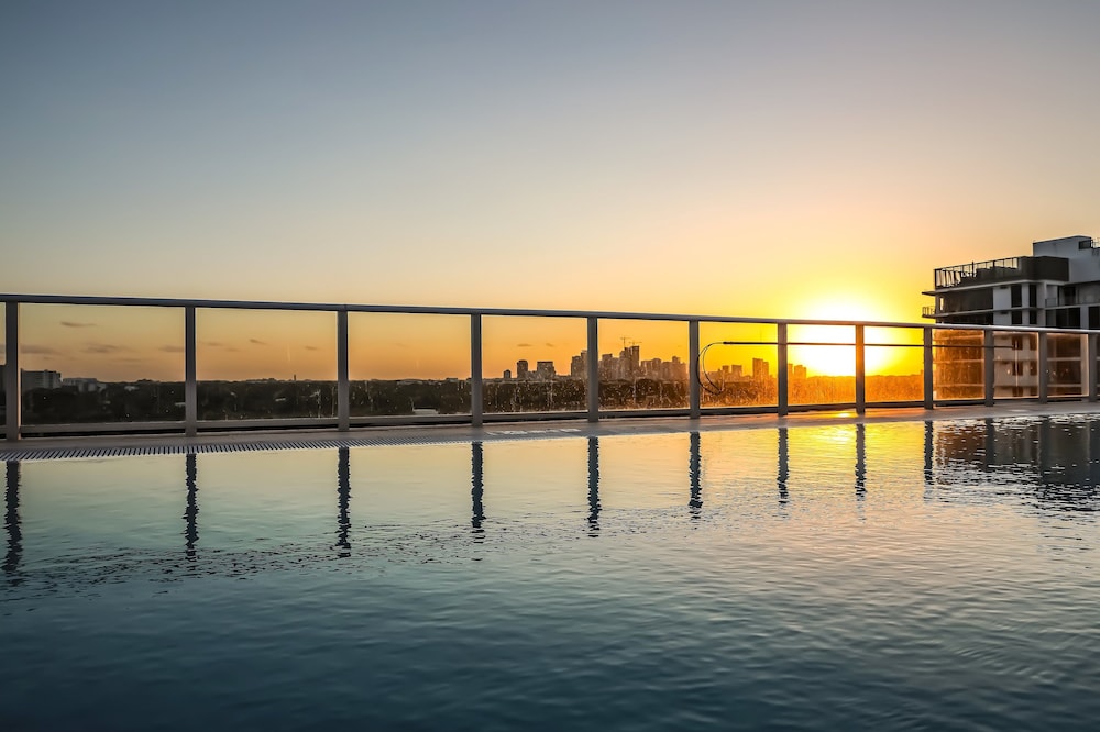 Kimpton Shorebreak Fort Lauderdale Beach Resort by IHG — Swimming pool in Fort Lauderdale, Florida