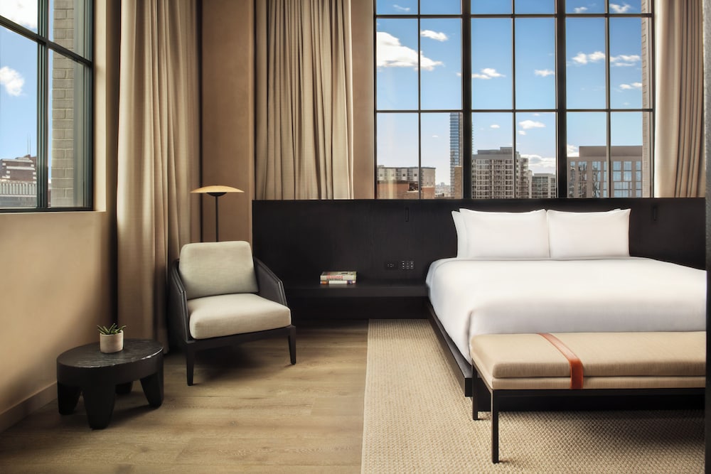Nobu Hotel Chicago — Hotel rooms in Chicago, Illinois