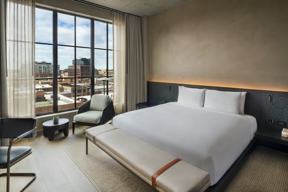 Nobu Hotel Chicago — Hotel rooms in Chicago, Illinois