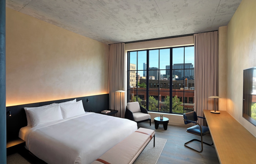 Nobu Hotel Chicago — Hotel rooms in Chicago, Illinois