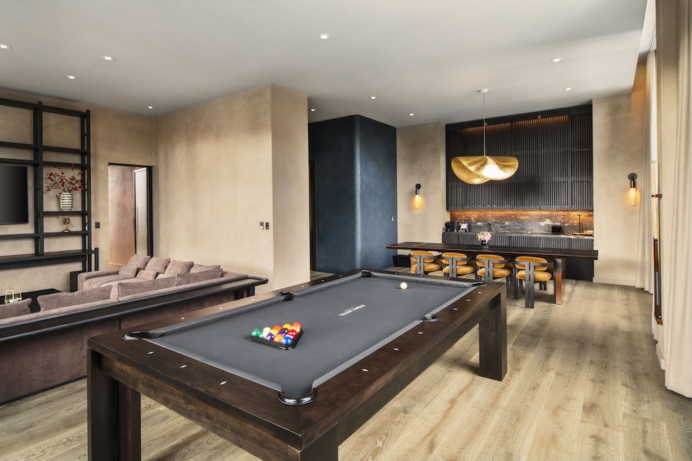 Nobu Hotel Chicago — Sports & recreation in Chicago, Illinois