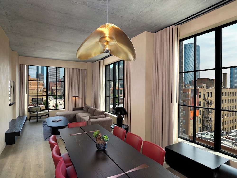 Nobu Hotel Chicago — Hotel rooms in Chicago, Illinois