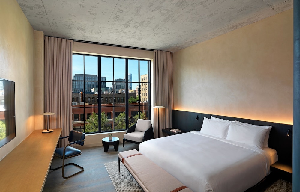 Nobu Hotel Chicago — Hotel rooms in Chicago, Illinois