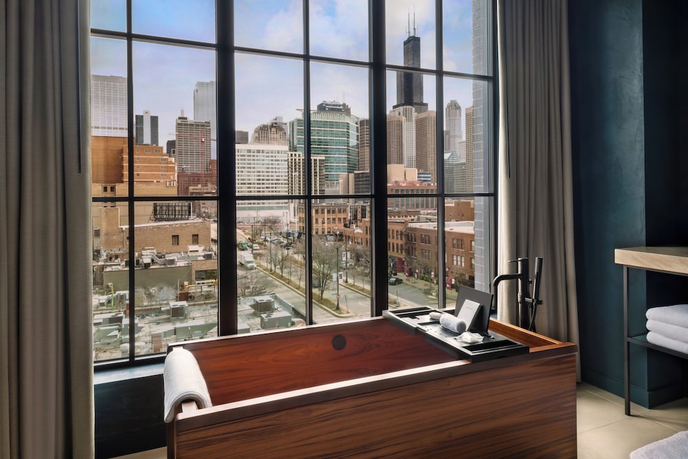 Nobu Hotel Chicago — Hotel rooms in Chicago, Illinois