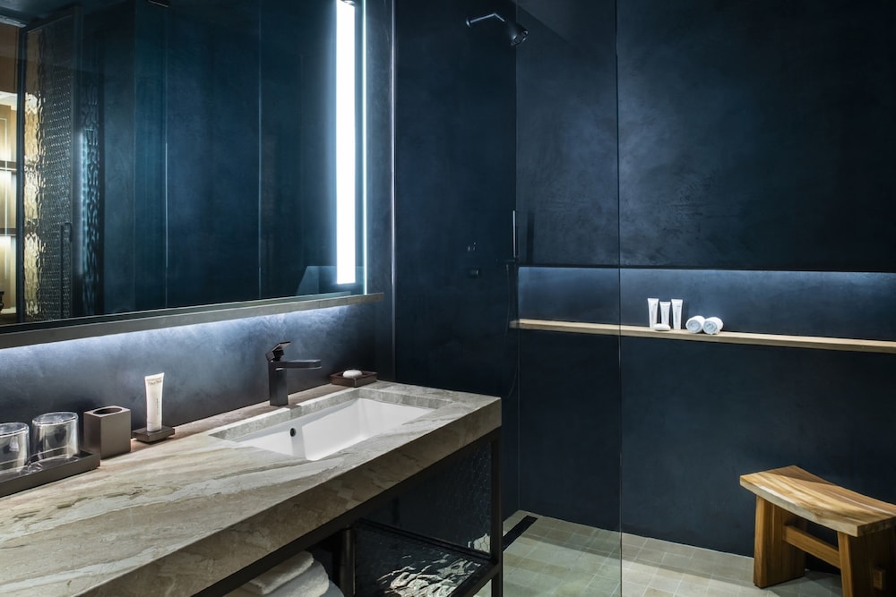 Nobu Hotel Chicago — Hotel rooms in Chicago, Illinois
