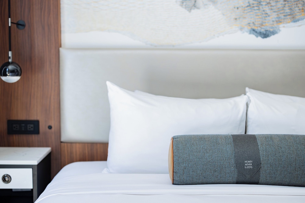 Hotel Indigo - NYC Downtown - Wall Street by IHG — Hotel rooms in New York City, New York State
