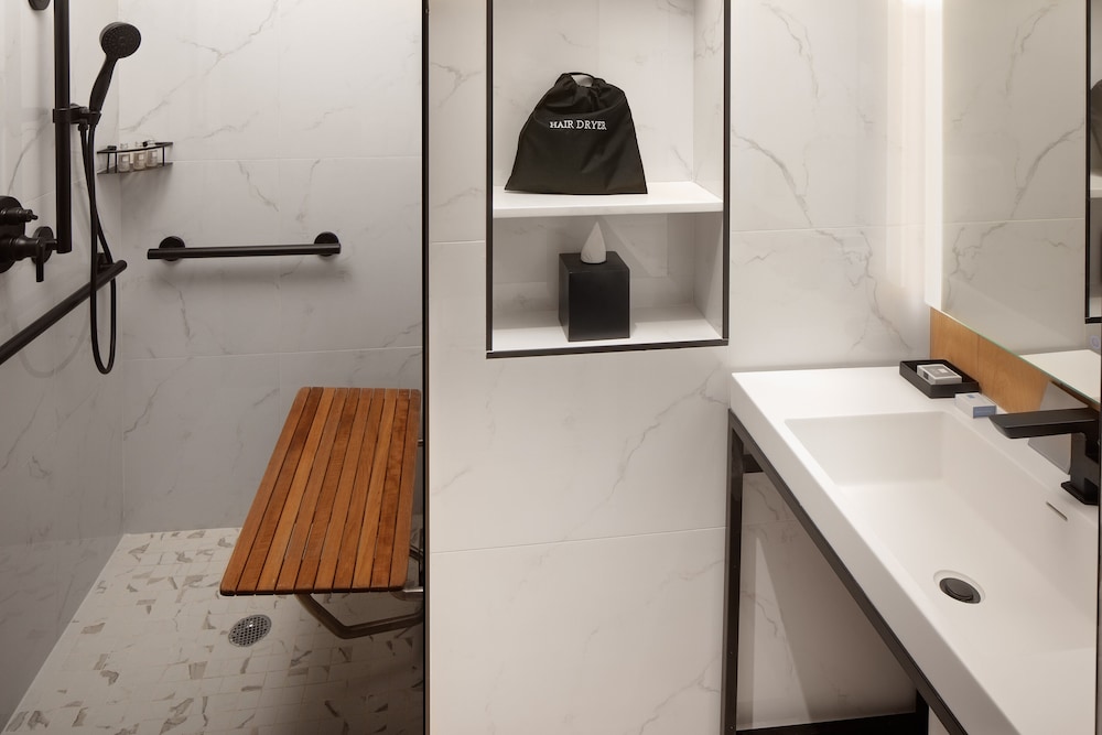 Hotel Indigo - NYC Downtown - Wall Street by IHG — Hotel rooms in New York City, New York State