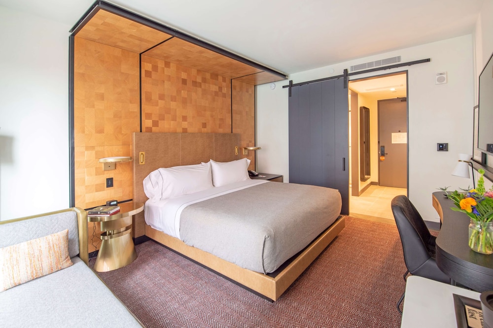 Canopy by Hilton Jersey City Arts District — Hotel rooms in Jersey City, New York State