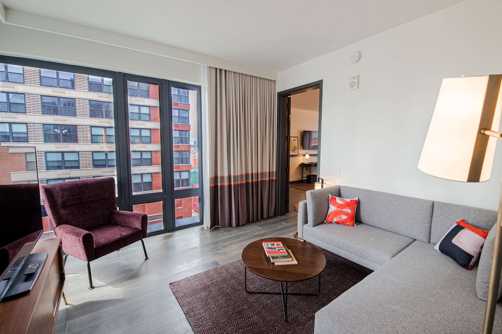 Canopy by Hilton Jersey City Arts District — Hotel rooms in Jersey City, New York State