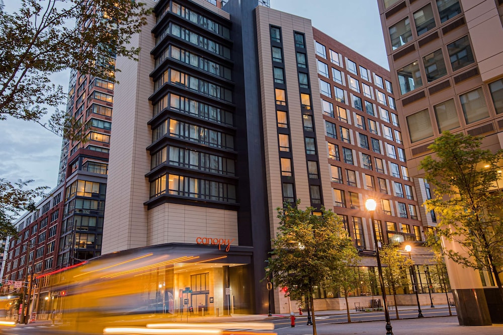 Canopy by Hilton Jersey City Arts District — Hotel building in Jersey City, New York State