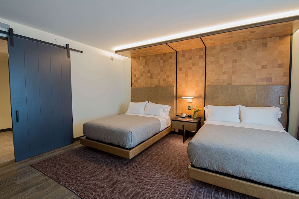 Canopy by Hilton Jersey City Arts District — Hotel rooms in Jersey City, New York State