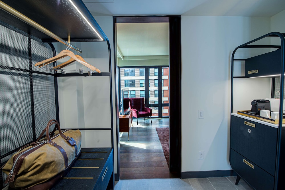 Canopy by Hilton Jersey City Arts District — Hotel rooms in Jersey City, New York State