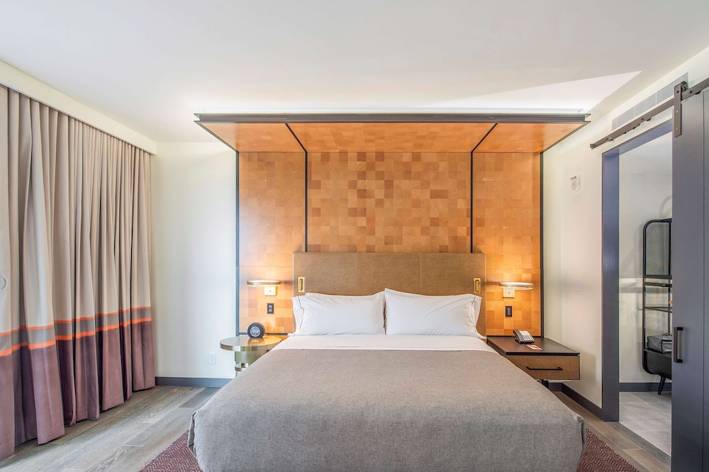 Canopy by Hilton Jersey City Arts District — Hotel rooms in Jersey City, New York State