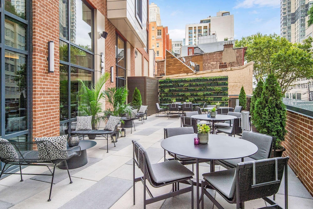 Canopy by Hilton Jersey City Arts District — Restaurant & bars in Jersey City, New York State