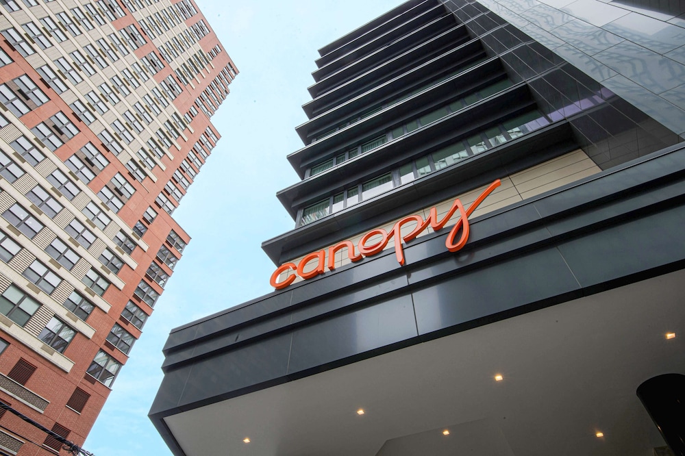 Canopy by Hilton Jersey City Arts District — Hotel building in Jersey City, New York State