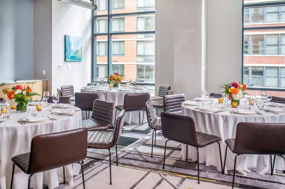 Canopy by Hilton Jersey City Arts District — Restaurant & bars in Jersey City, New York State