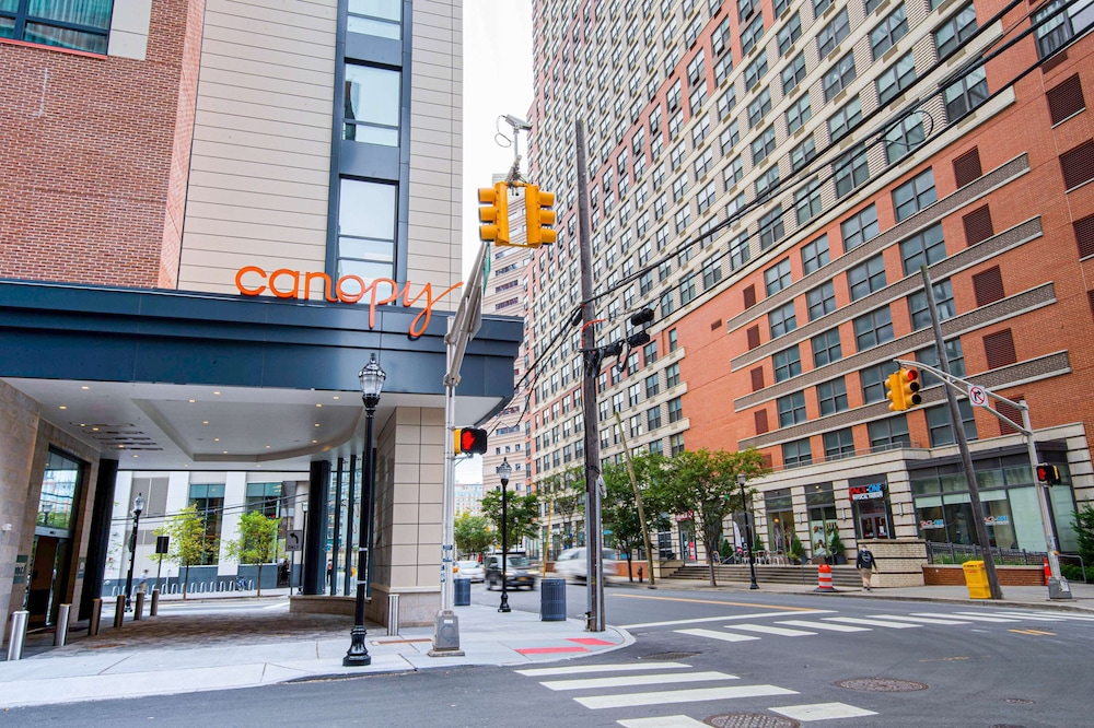 Canopy by Hilton Jersey City Arts District — Hotel building in Jersey City, New York State