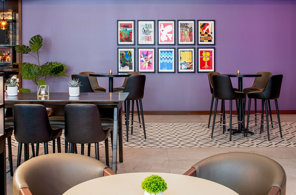 Hyatt House Tampa Downtown — Restaurant & bars in Tampa, Florida