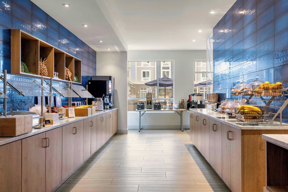 SpringHill Suites by Marriott Amelia Island — Restaurant & bars in Amelia Island, Florida
