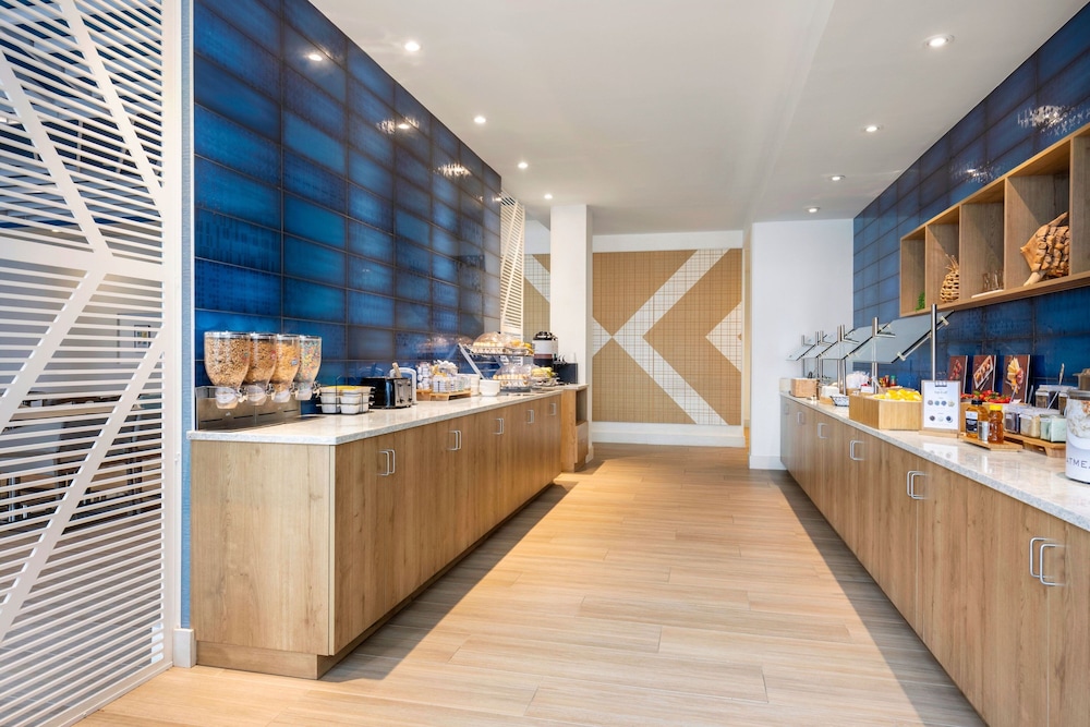 SpringHill Suites by Marriott Amelia Island — Restaurant & bars in Amelia Island, Florida