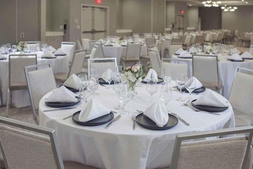 Courtyard by Marriott Amelia Island — Restaurant & bars in Amelia Island, Florida