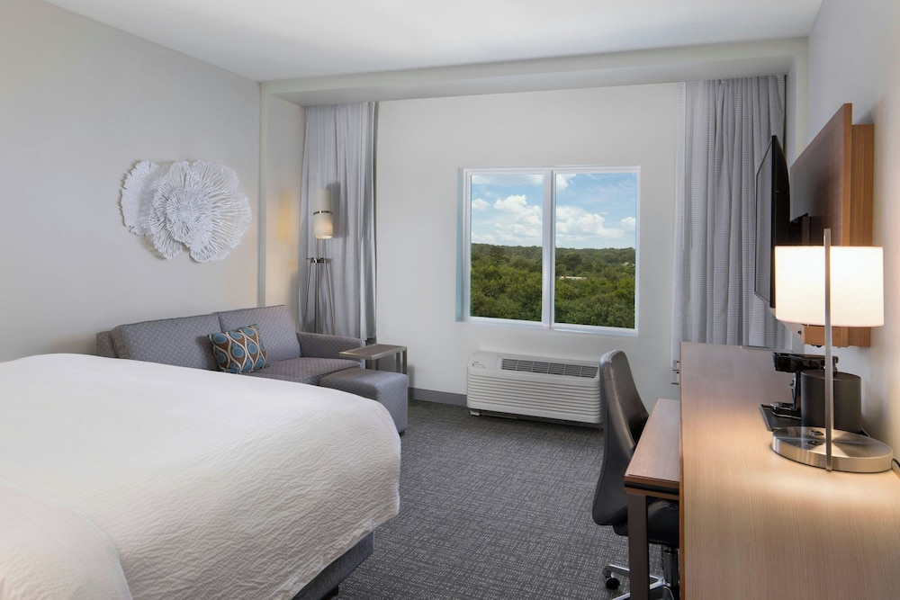 Courtyard by Marriott Amelia Island — Hotel rooms in Amelia Island, Florida