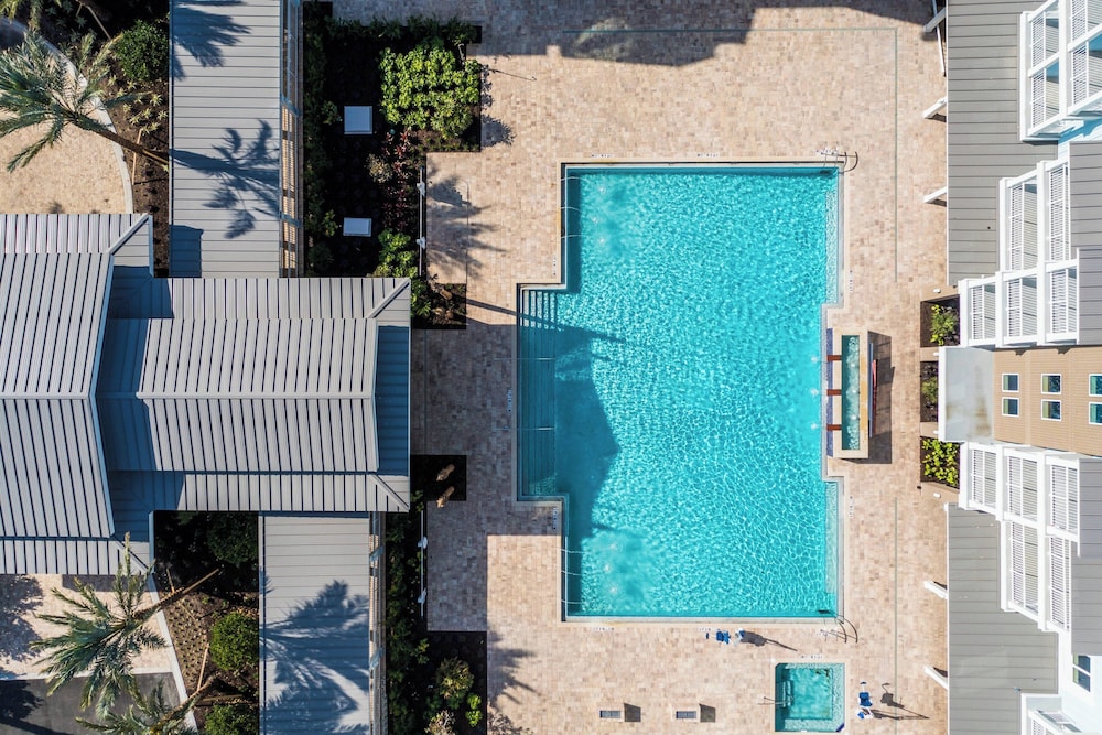 Courtyard by Marriott Amelia Island — Swimming pool in Amelia Island, Florida