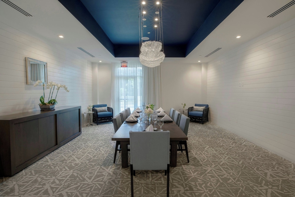 Courtyard by Marriott Amelia Island — Restaurant & bars in Amelia Island, Florida