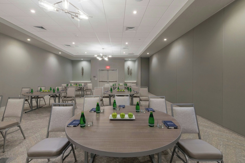 Courtyard by Marriott Amelia Island — Restaurant & bars in Amelia Island, Florida