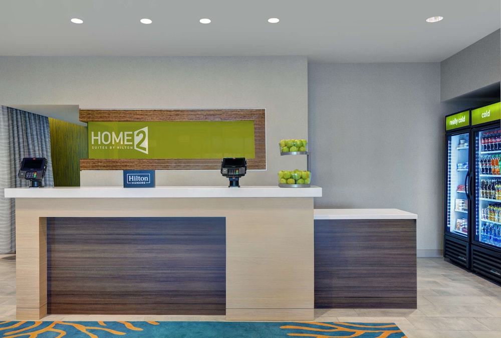 Home2 Suites by Hilton Fort Myers Colonial Blvd — Hotel building in Fort Myers, Florida