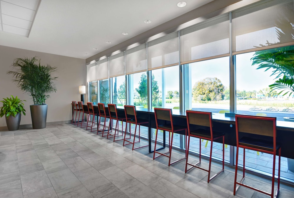 Home2 Suites by Hilton Fort Myers Colonial Blvd — Restaurant & bars in Fort Myers, Florida