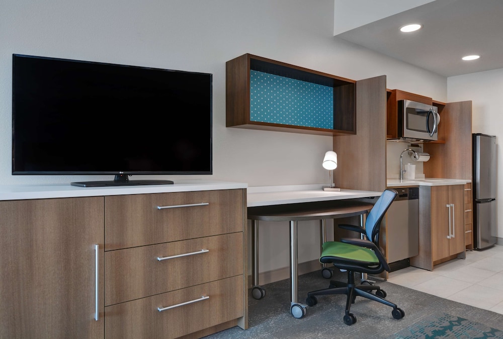 Home2 Suites by Hilton Fort Myers Colonial Blvd — Hotel rooms in Fort Myers, Florida