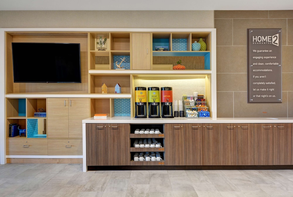 Home2 Suites by Hilton Fort Myers Colonial Blvd — Restaurant & bars in Fort Myers, Florida
