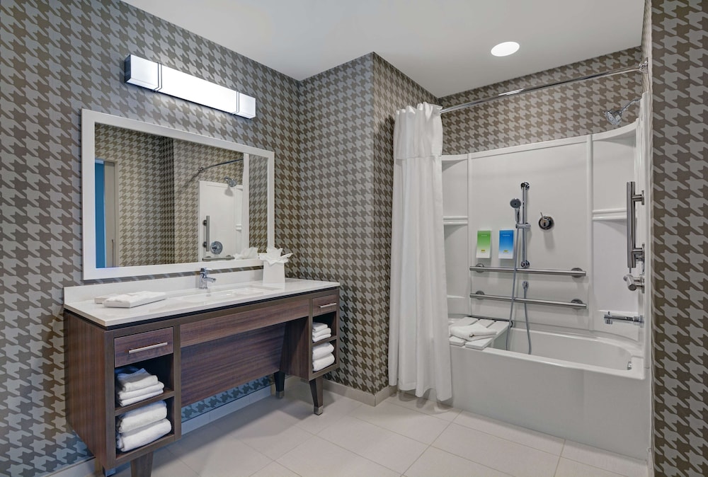 Home2 Suites by Hilton Fort Myers Colonial Blvd — Hotel rooms in Fort Myers, Florida