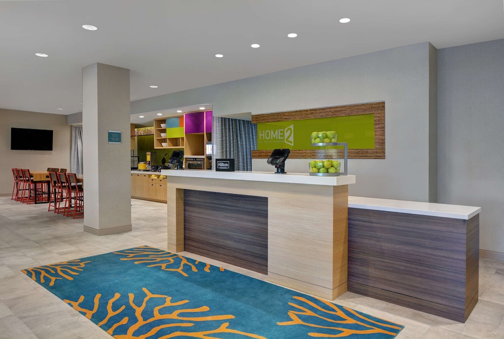 Home2 Suites by Hilton Fort Myers Colonial Blvd — Hotel building in Fort Myers, Florida