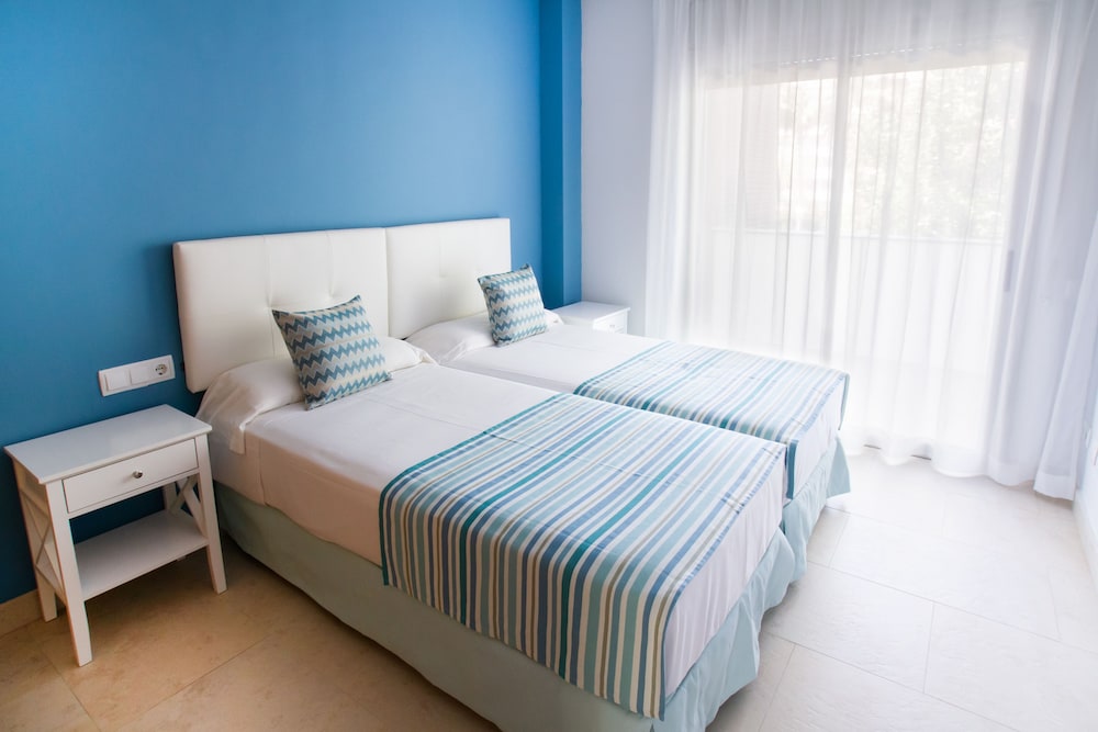 Ibersol Spa Aqquaria Suites — Hotel rooms in Salou, Catalonia