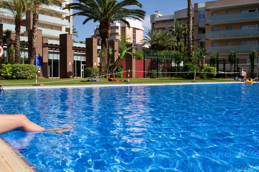 Ibersol Spa Aqquaria Suites — Swimming pool in Salou, Catalonia