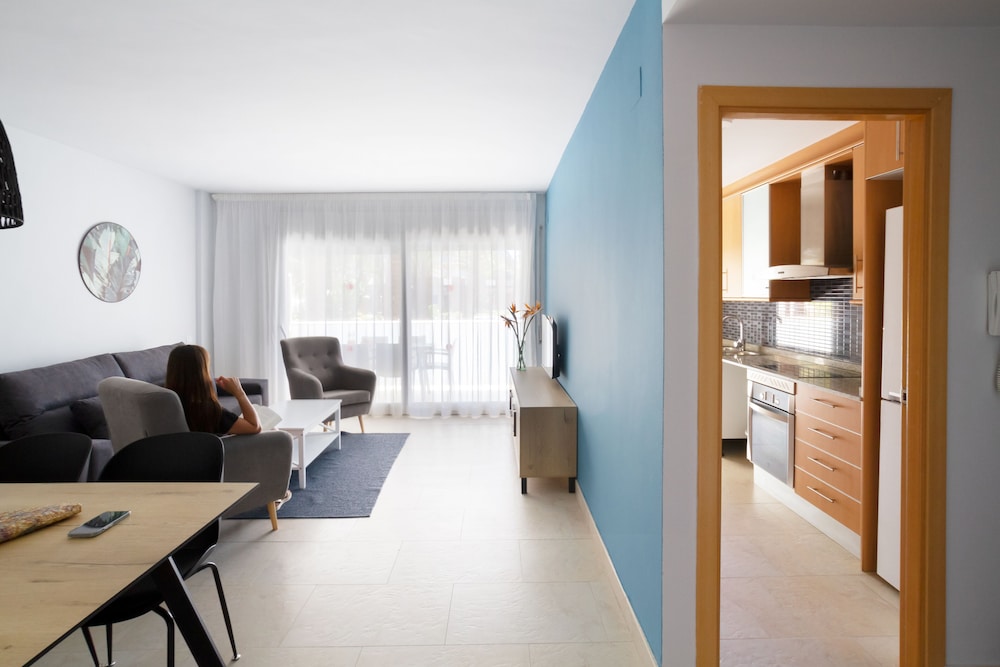 Ibersol Spa Aqquaria Suites — Hotel rooms in Salou, Catalonia
