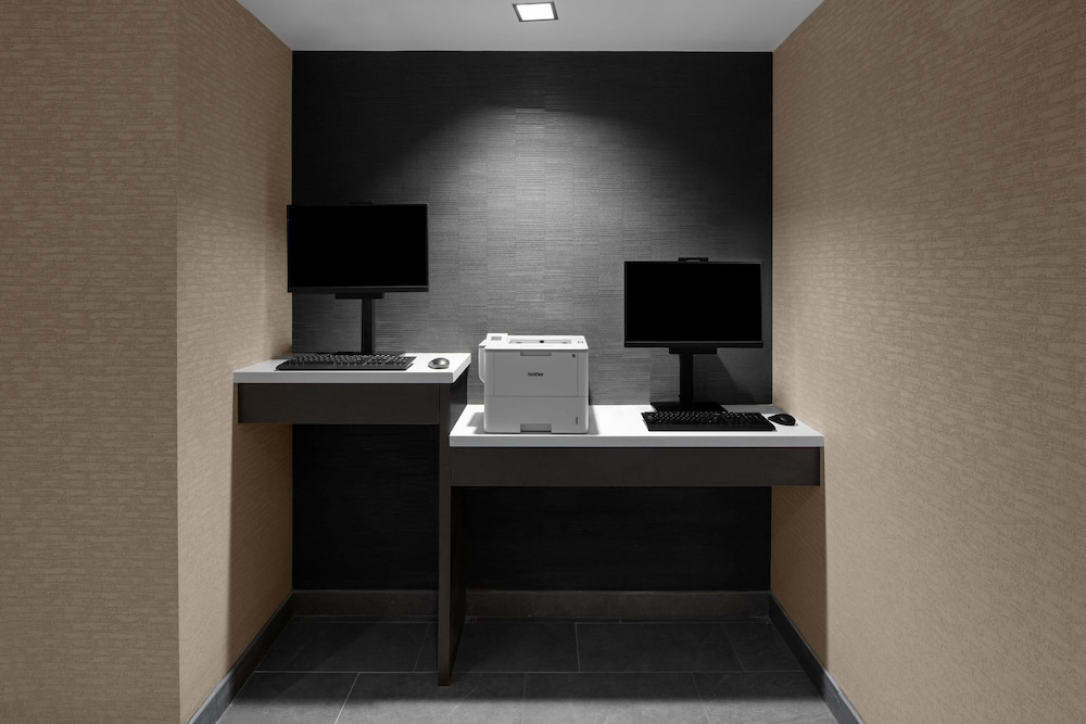 Courtyard by Marriott Clearwater Beach — Hotel building in Clearwater, Florida