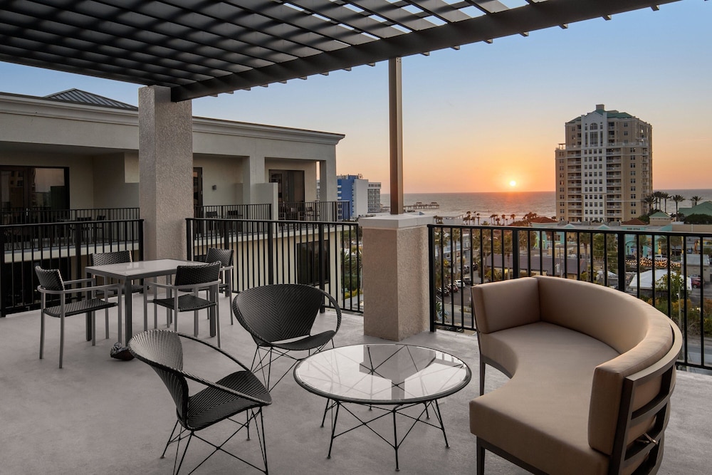 Courtyard by Marriott Clearwater Beach — Hotel building in Clearwater, Florida