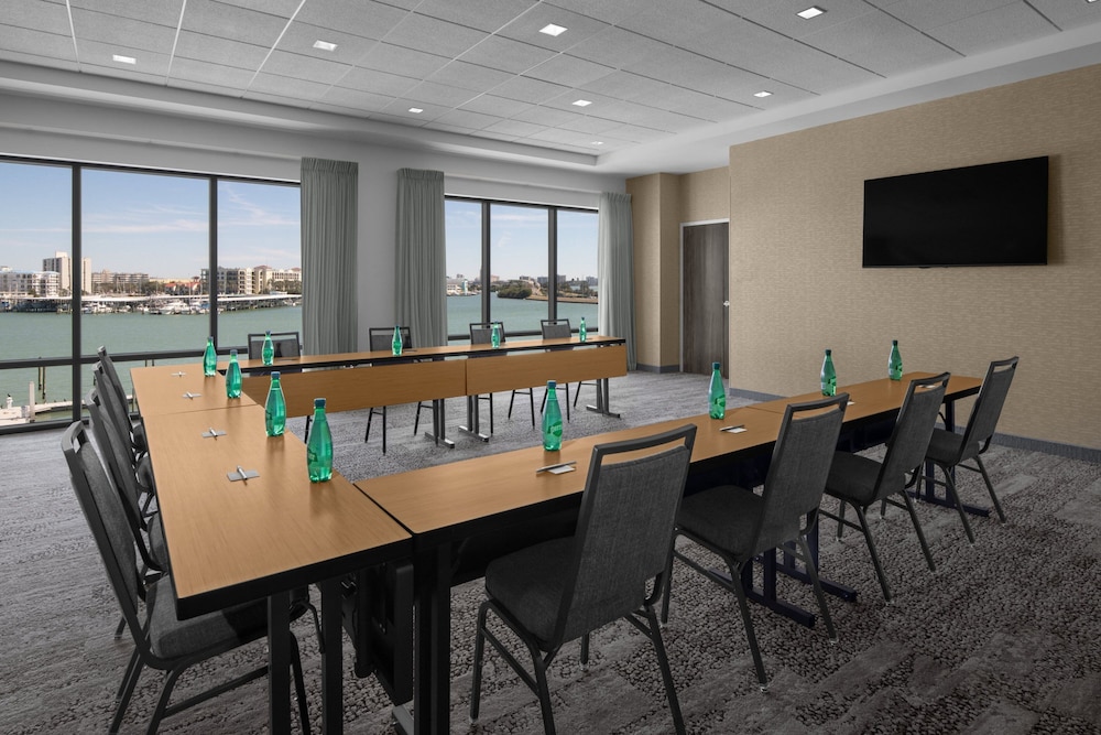 Courtyard by Marriott Clearwater Beach — Hotel building in Clearwater, Florida
