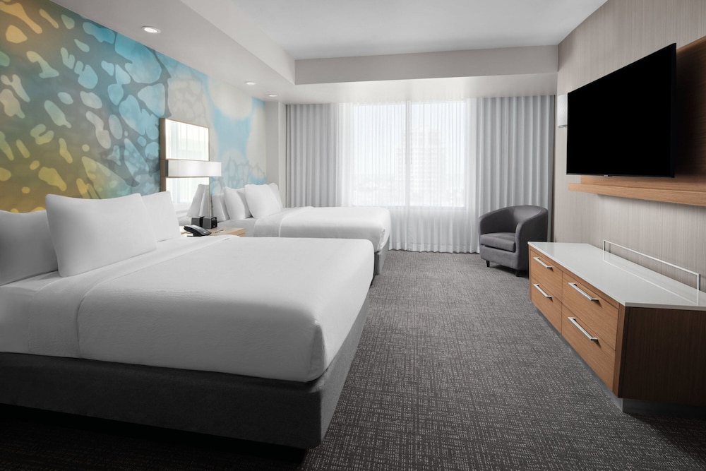 Courtyard by Marriott Clearwater Beach — Hotel rooms in Clearwater, Florida