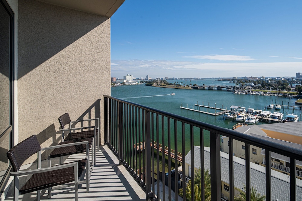 Courtyard by Marriott Clearwater Beach — Hotel rooms in Clearwater, Florida