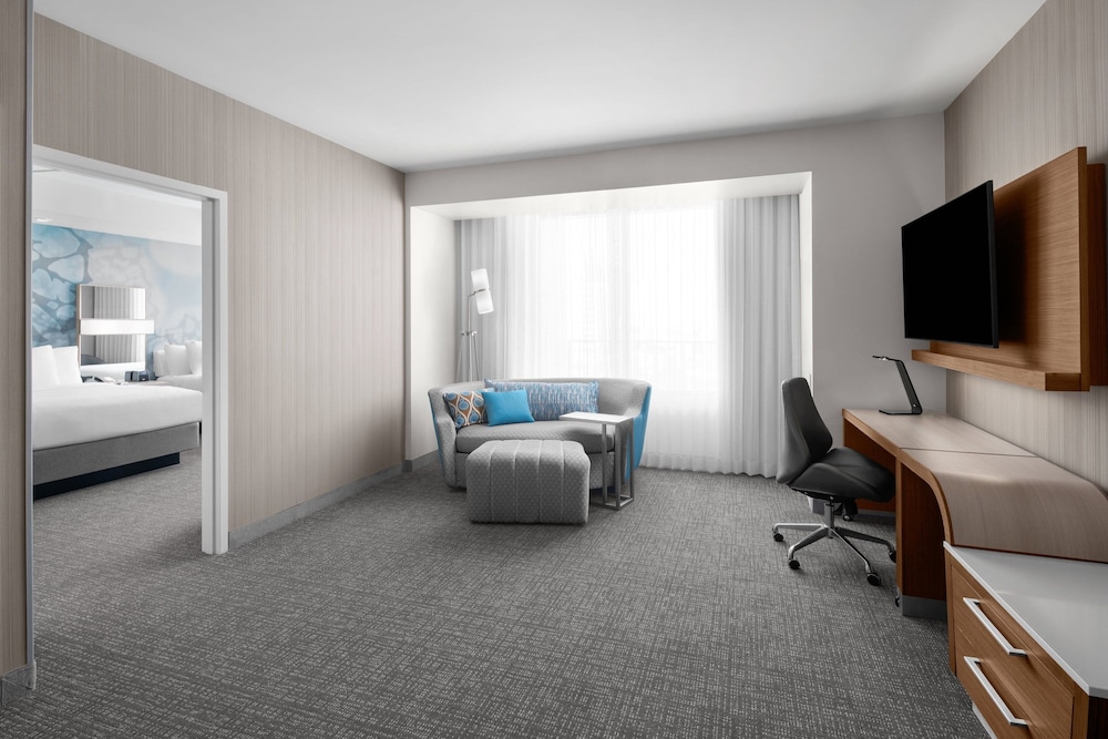 Courtyard by Marriott Clearwater Beach — Hotel rooms in Clearwater, Florida