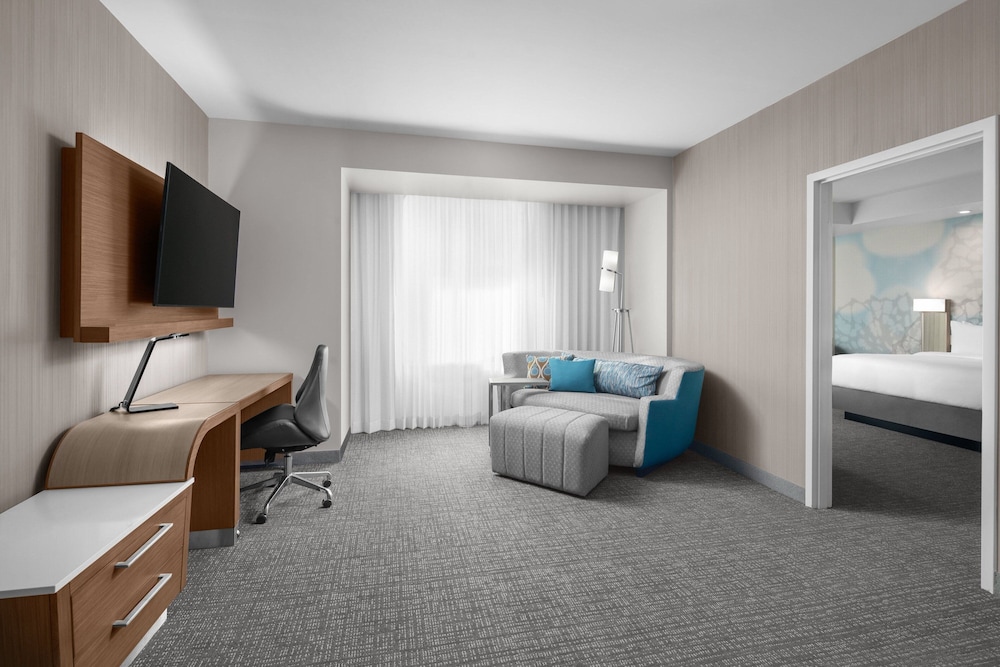Courtyard by Marriott Clearwater Beach — Hotel rooms in Clearwater, Florida