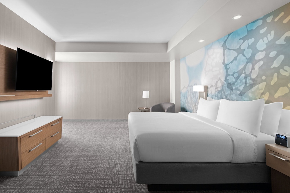 Courtyard by Marriott Clearwater Beach — Hotel rooms in Clearwater, Florida