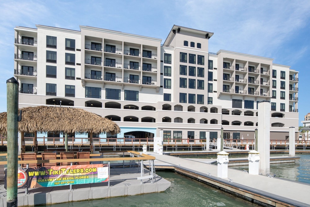 Courtyard by Marriott Clearwater Beach — Hotel building in Clearwater, Florida