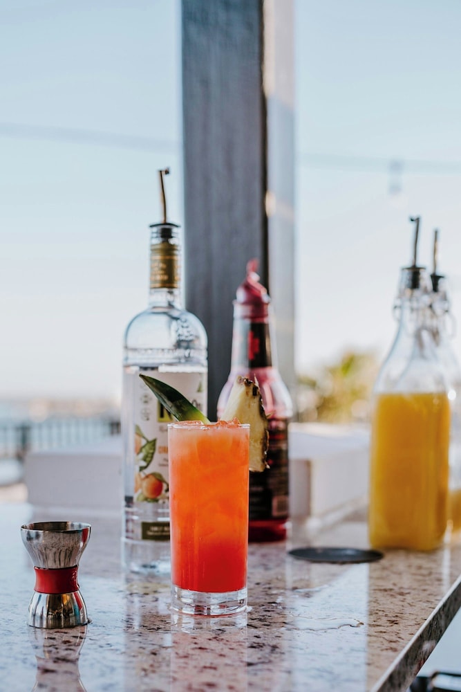 Courtyard by Marriott Clearwater Beach — Restaurant & bars in Clearwater, Florida