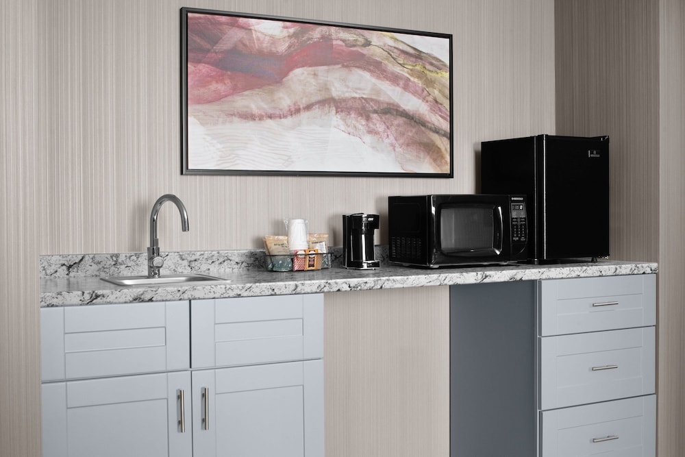 Courtyard by Marriott Clearwater Beach — Hotel rooms in Clearwater, Florida